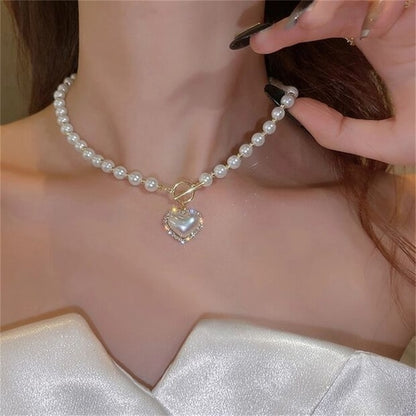 Pendant Pearl Necklaces