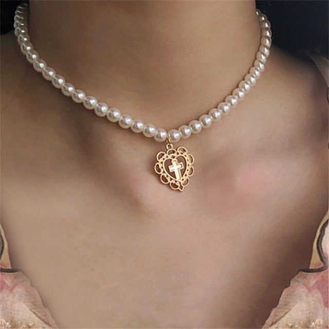 Pendant Pearl Necklaces