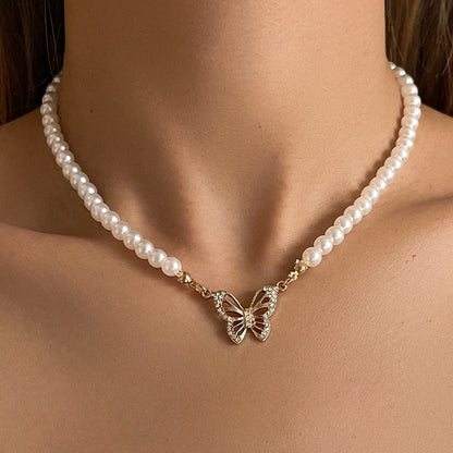 Pendant Pearl Necklaces